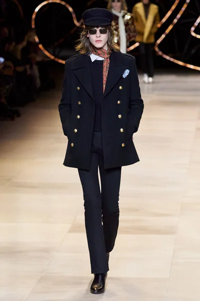 Look 30